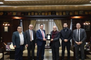 بحث تعزيز التعاون الأكاديمي بين جامعتي عمّان الأهلية وفلسطين الأهلية