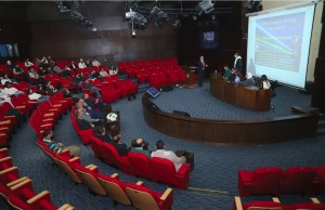 كلية طب الأسنان بجامعة البترا تمزج العلم بالأدب في أمسية ثقافية