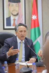 أبو رمان يفتح ملف تصدير سيارات مرهونة ، ويوجه سؤالا نيابيا لدائرة الجمارك