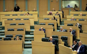 النواب يُقر 12 مادة بمشروع قانون عقود التأمين