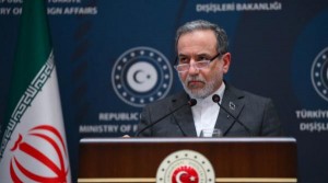 وزير الخارجية الإيراني: لم نطلب وقف النار ولا مفاوضات مع أمريكا