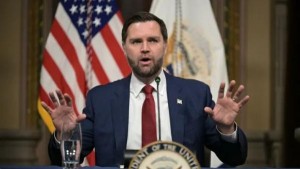 نائب ترامب: لا نريد البقاء في إيران .. ومهمتنا ستنتهي قريباً