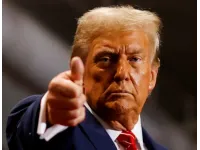 ترامب: الإيرانيون اتصلوا بنا ويريدون إبرام اتفاق