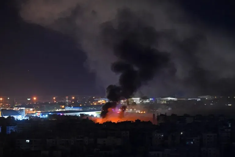 17 شهيدا و3 جرحى في غارات إسرائيلية صباحا على جنوب لبنان