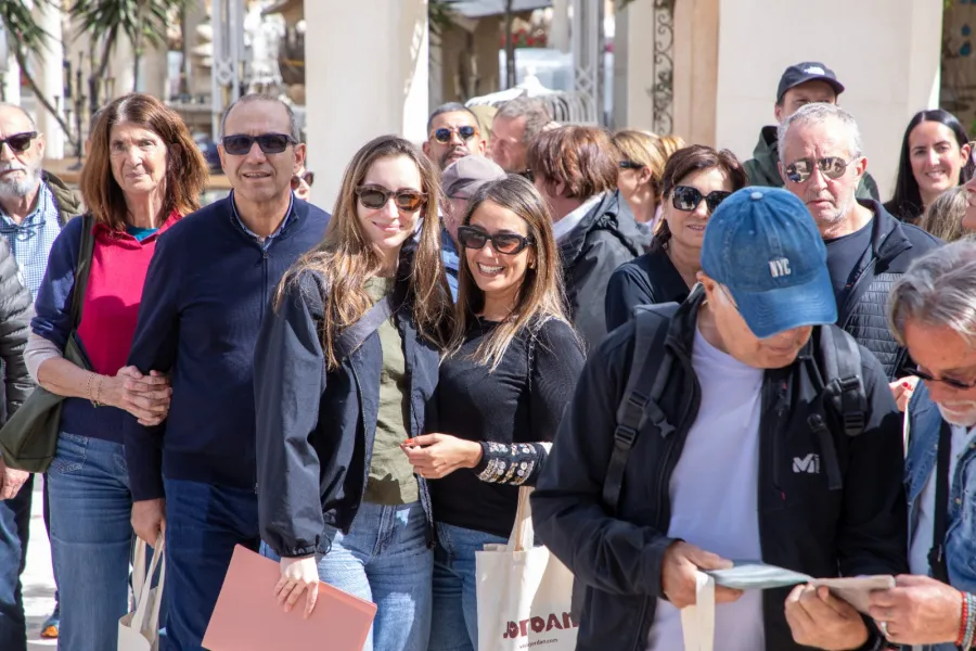 وصول طائرة عارضة فرنسية تقل 105 سائح إلى الأردن بدعم من هيئة تنشيط السياحة