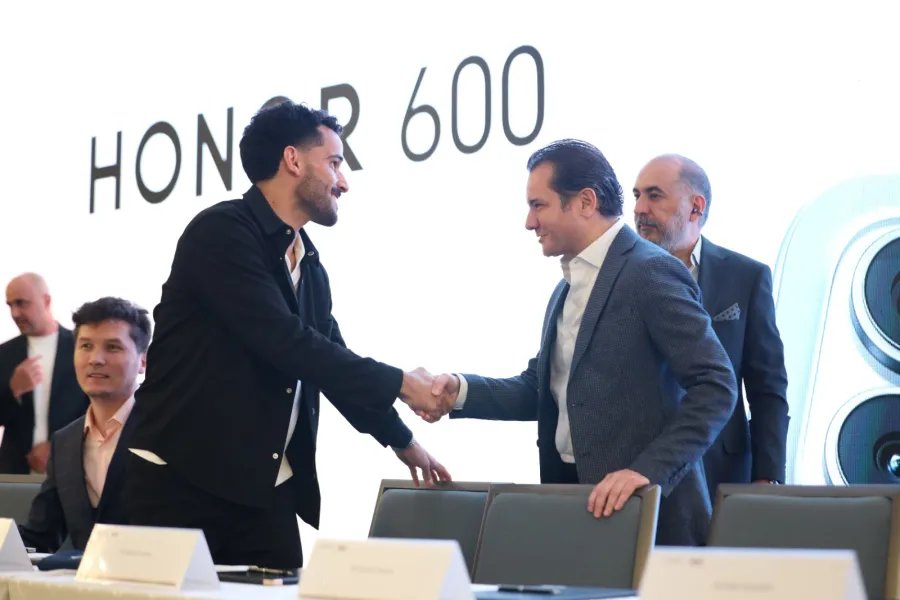 علامة HONOR تتعاقد مع محمود مرضي، محمد ابو ازريق)شرارة) ونور الروابدة كجزء من حملتها الدعائية وبداية الطلب المسبق لسلسلة HONOR 600 Series اليوم