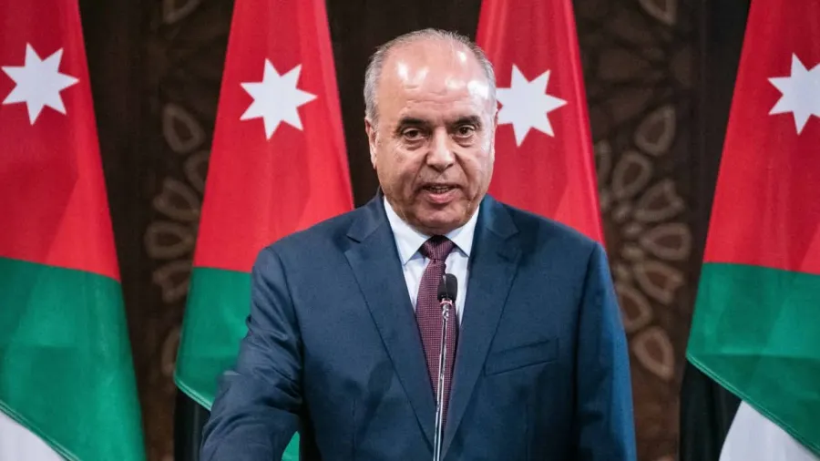  عمم وزير التعليم العالي والبحث العلمي أ.د عزمي محافظة على جميع رؤساء الجامعات وعمداء الكليات الرسمية والخاصة بضرورة التعاون مع الطلبة الذين تمت دعوتهم لتأدية خدمة العلم/الدفعة الثانية، وتقديم كل التسهيلات الممكنة لهم، بعد التأكد من دعوتهم من خلال الرسالة النصية التي أرسلت لهم على هواتفهم الخلوية، وفقاً لما يلي: