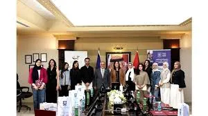 رئيس عمّان الأهلية يكرّم الطلبة المتميزين إبداعياً بكلية العمارة والتصميم