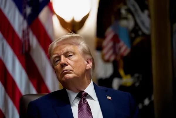 صحيفة: ترامب يطلب من مساعديه الاستعداد لفرض حصار مطول على إيران