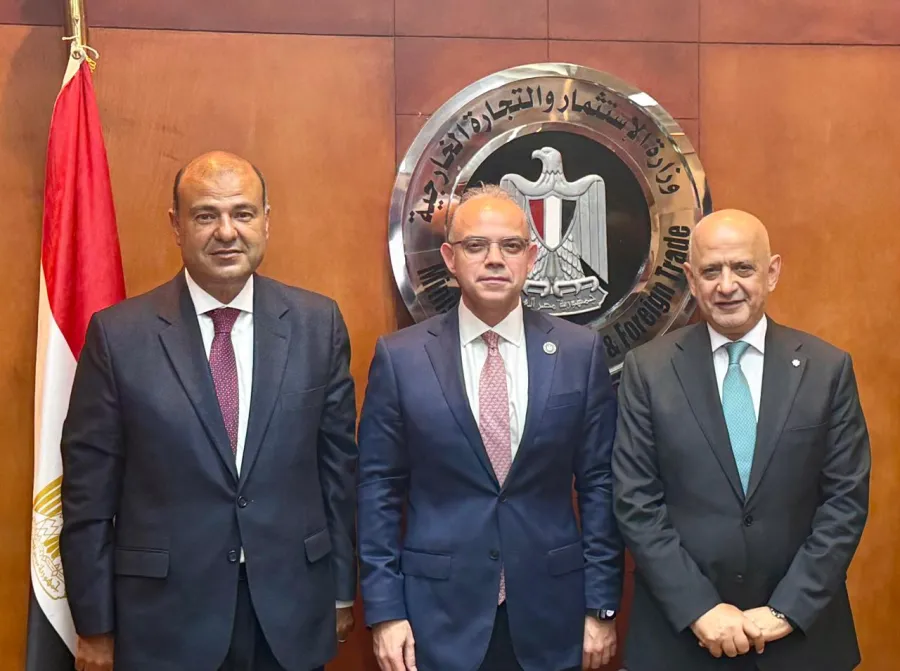 الحاج توفيق  يبحث مع وزير الاستثمار والتجارة الخارجية المصري تعزيز العلاقات الاقتصادية 
