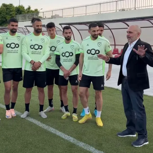 الأمير علي يتابع تدريب النشامى