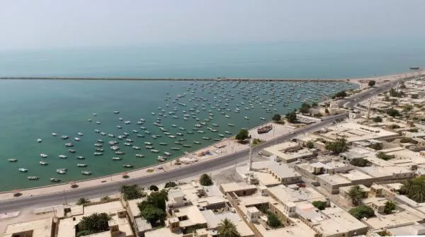 الحرس الثوري يعلن استهداف قاعدة أميركية بعد ضربات قرب بندر عباس