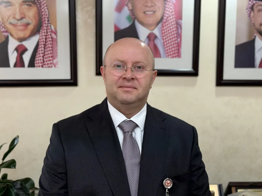 المحامي الدكتور عوض عبدالله القضاة يهنئ الدكتور سعد سمارة بالسلامة