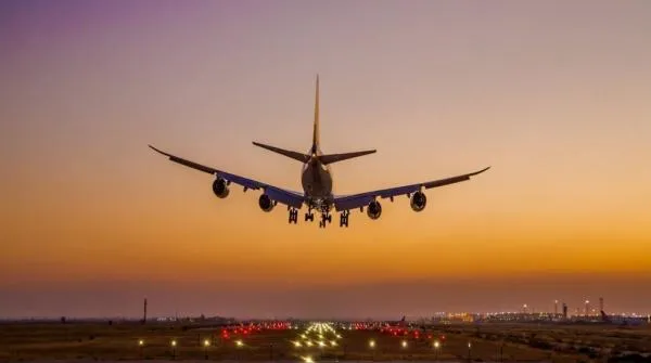 الأردن يؤكد استمرار الحركة الجوية طبيعيا وعدم إغلاق مجاله