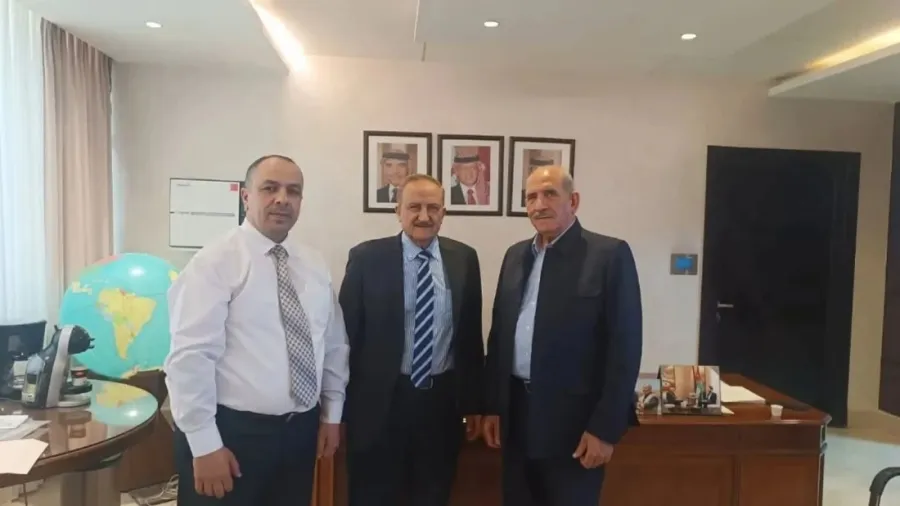 مدير عام "المصابين العسكريين" يزور مناجم الفوسفات