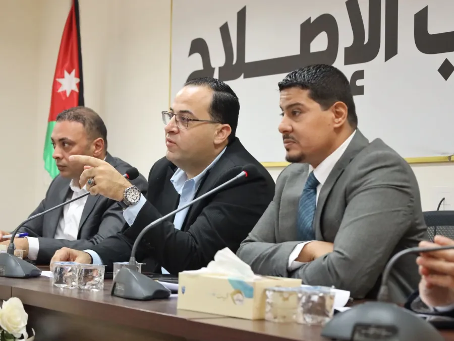 قبل أن تحكم على الأحزاب… اقترب منها