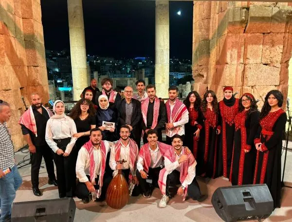 فرقة عمان الأهلية تتألّق وسط جمهور حاشد بمهرجان جرش