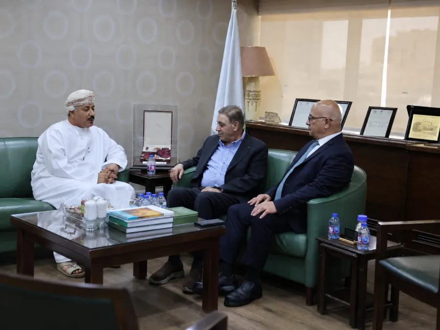 السفير العُماني يطلع على إنجازات "البوتاس العربية" ومشاريعها التوسعية 