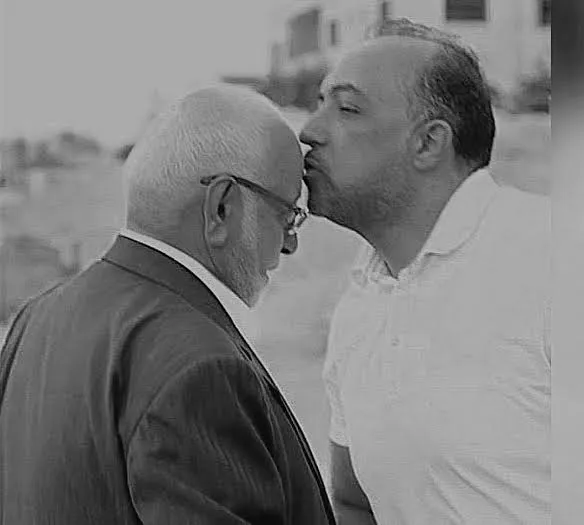 بكلمات مفعمة بالوفاء .. هيثم أبو خديجة يستذكر والده
