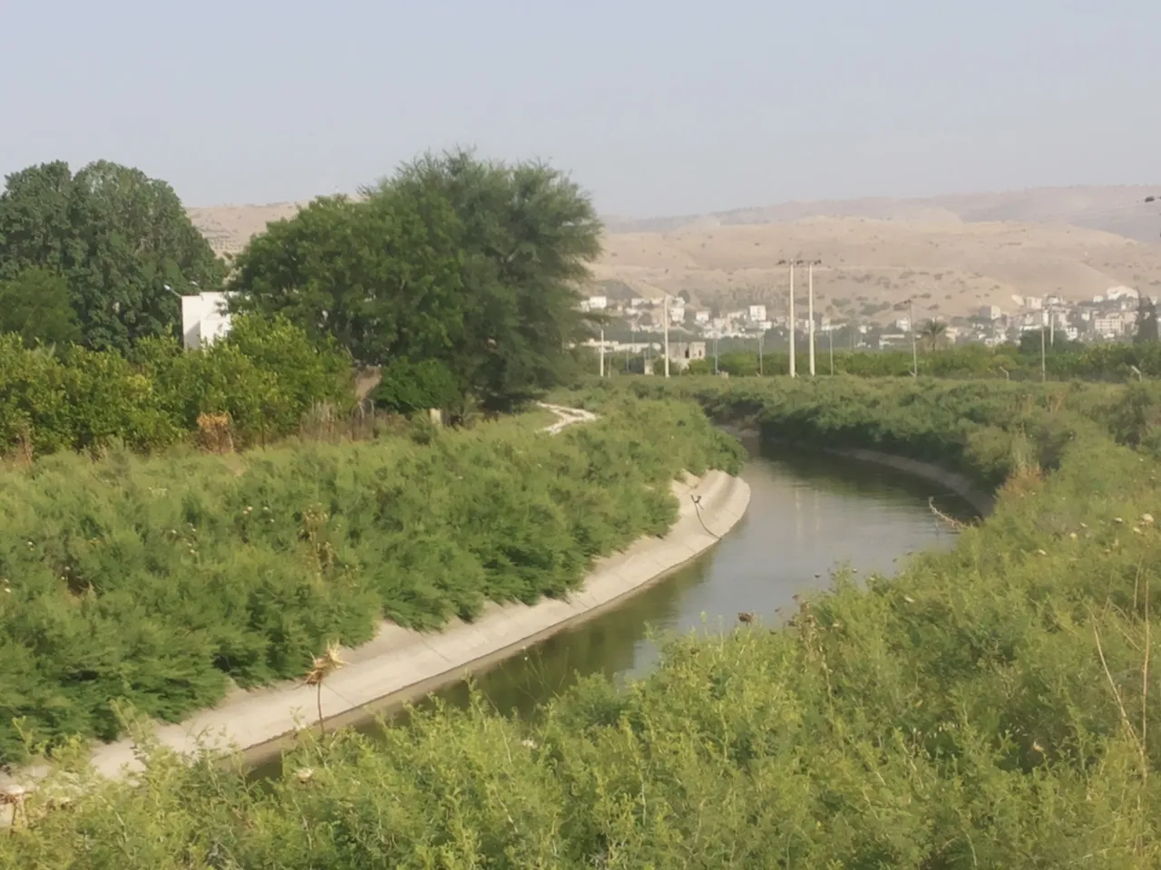 وفاة طفل غرقاً في قناة الملك عبدالله بإربد 