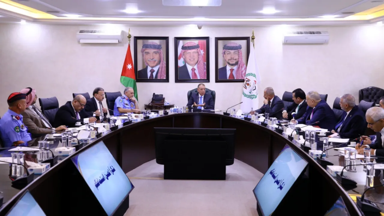 الفراية يبحث اكتظاظ مراكز الإصلاح والتأهيل.. وخطط لمعالجة الضغط
