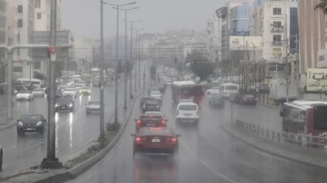 أمطار رعدية وغزيرة تقترب من الأردن والمنطقة.. وحالة جديدة نهاية الأسبوع