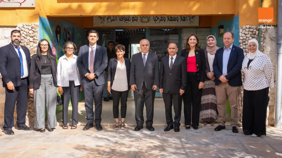 بالفيديو....وزير التربية والتعليم والرئيس التنفيذي لأورنج الأردن يزوران مدرسة تابعة لبرنامج "المدارس الرقمية" الأول من نوعه في المملكة